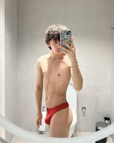 Alejandro photo 18, asian, slim, black hair, 165 cm, 49 kg, Hong Kong