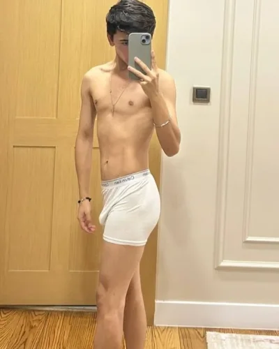 Alejandro photo 7, asian, slim, black hair, 165 cm, 49 kg, Hong Kong