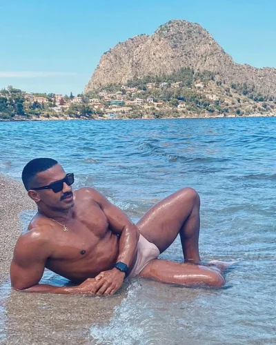 Tony photo 12, latino, curvy, black hair, 178 cm, 83 kg, Hong Kong
