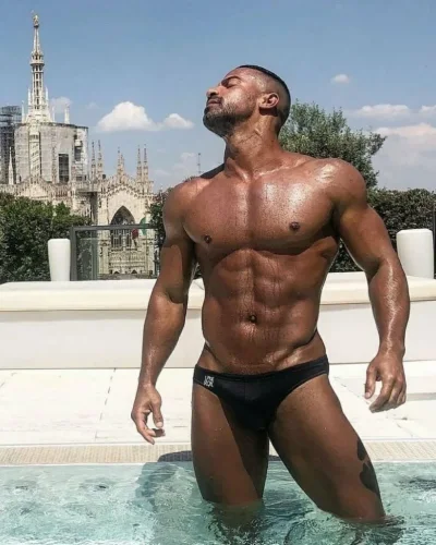 Tony photo 13, latino, curvy, black hair, 178 cm, 83 kg, Hong Kong