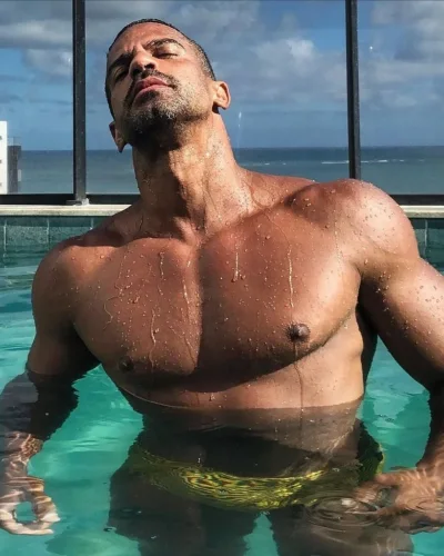 Tony photo 6, latino, curvy, black hair, 178 cm, 83 kg, Hong Kong