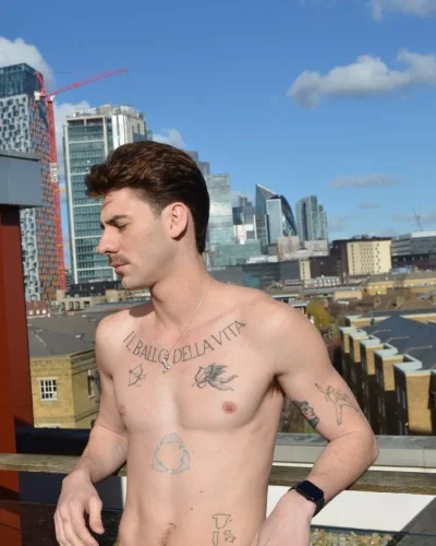 Alfonso photo 2, latino, average, black hair, 190 cm, 79 kg, Hong Kong