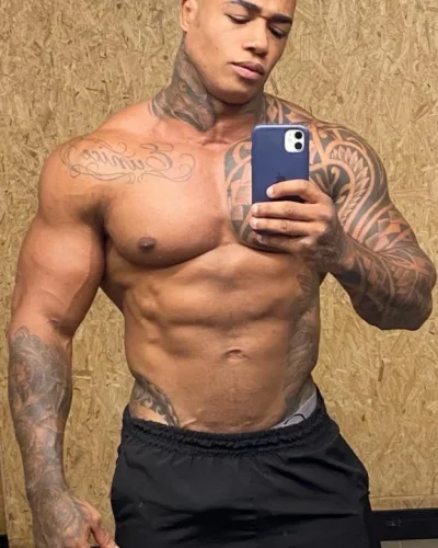 Galvao photo 16, latino, curvy, black hair, 180 cm, 95 kg, Hong Kong