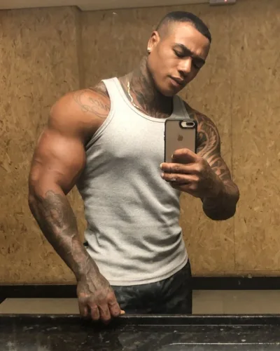 Galvao photo 18, latino, curvy, black hair, 180 cm, 95 kg, Hong Kong