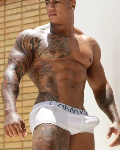 Galvao photo 2, latino, curvy, black hair, 180 cm, 95 kg, Hong Kong