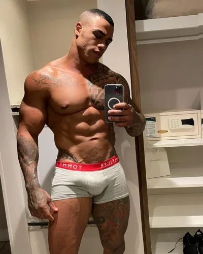 Galvao photo 20, latino, curvy, black hair, 180 cm, 95 kg, Hong Kong
