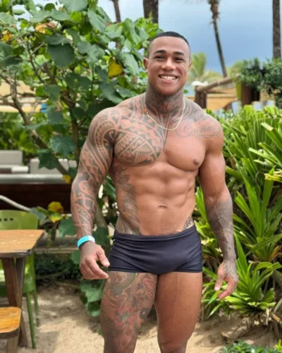 Galvao photo 3, latino, curvy, black hair, 180 cm, 95 kg, Hong Kong