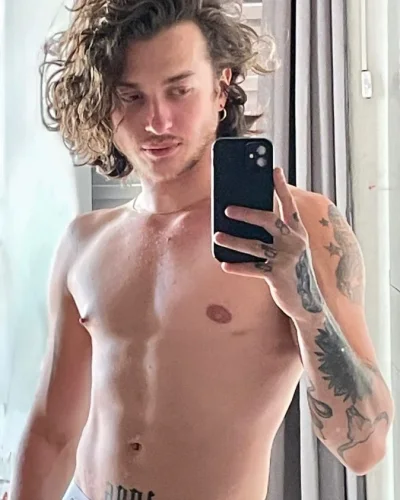 Tate photo 3, latino, average, brunette, 175 cm, 68 kg, Hong Kong