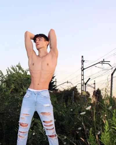 Finn photo 11, european, slim, brunette, 183 cm, 63 kg, Hong Kong