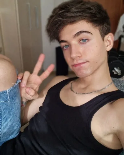 Finn photo 5, european, slim, brunette, 183 cm, 63 kg, Hong Kong