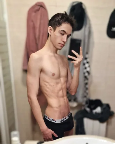 Finn photo 7, european, slim, brunette, 183 cm, 63 kg, Hong Kong