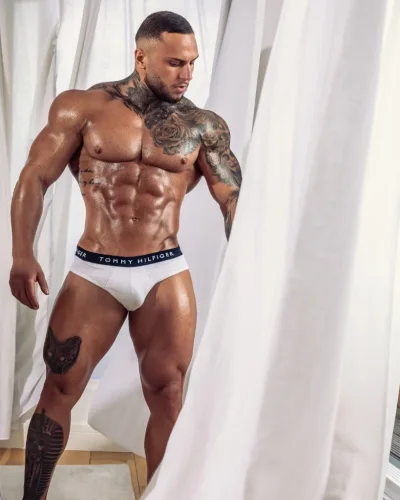 Vaughn photo 2, latino, curvy, brunette, 173 cm, 100 kg, Hong Kong