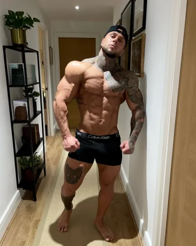 Vaughn photo 24, latino, curvy, brunette, 173 cm, 100 kg, Hong Kong