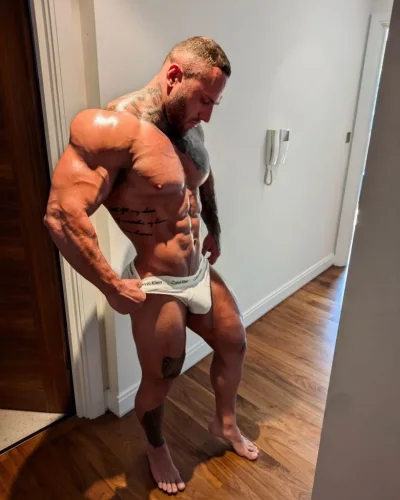 Vaughn photo 30, latino, curvy, brunette, 173 cm, 100 kg, Hong Kong