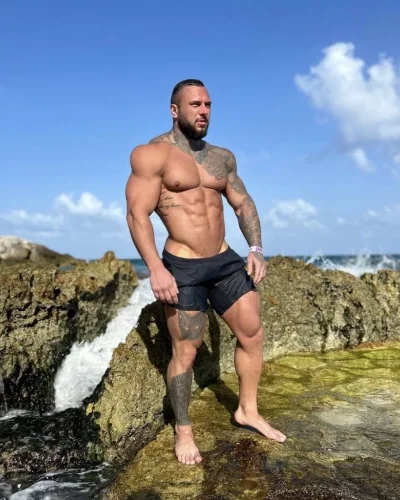 Vaughn photo 34, latino, curvy, brunette, 173 cm, 100 kg, Hong Kong