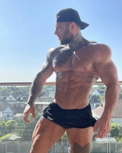 Vaughn photo 35, latino, curvy, brunette, 173 cm, 100 kg, Hong Kong