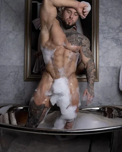 Vaughn photo 37, latino, curvy, brunette, 173 cm, 100 kg, Hong Kong