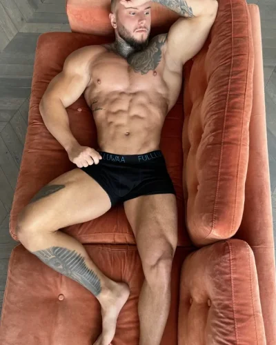 Vaughn photo 8, latino, curvy, brunette, 173 cm, 100 kg, Hong Kong