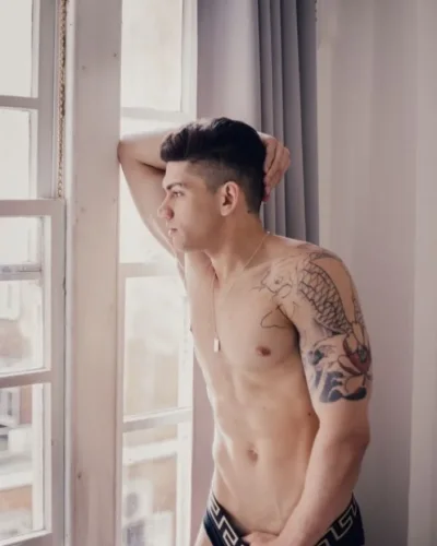 Zac photo 13, latino, curvy, black hair, 178 cm, 83 kg, Hong Kong