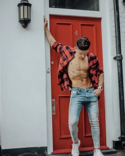 Zac photo 21, latino, curvy, black hair, 178 cm, 83 kg, Hong Kong