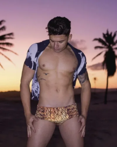Zac photo 23, latino, curvy, black hair, 178 cm, 83 kg, Hong Kong