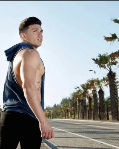 Zac photo 28, latino, curvy, black hair, 178 cm, 83 kg, Hong Kong