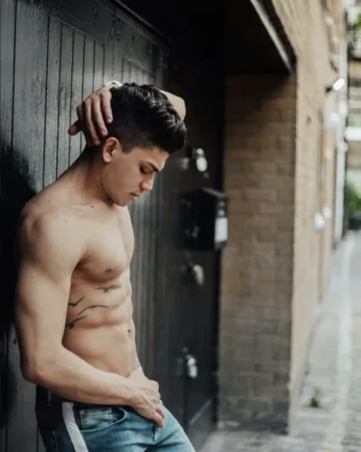 Zac photo 31, latino, curvy, black hair, 178 cm, 83 kg, Hong Kong