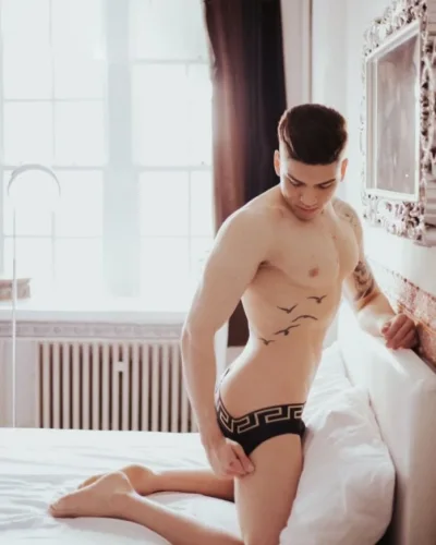 Zac photo 39, latino, curvy, black hair, 178 cm, 83 kg, Hong Kong