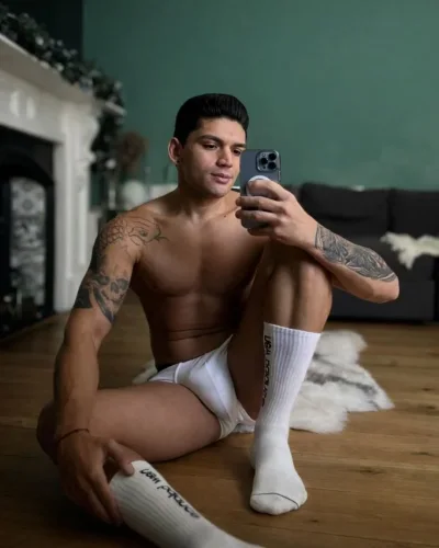 Zac photo 41, latino, curvy, black hair, 178 cm, 83 kg, Hong Kong