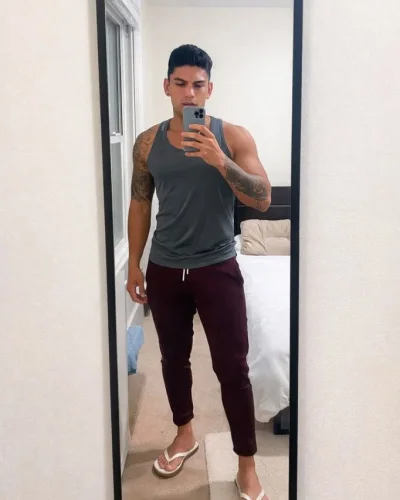 Zac photo 6, latino, curvy, black hair, 178 cm, 83 kg, Hong Kong
