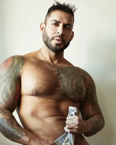 Viktor photo 12, latino, athletic, brunette, 180 cm, 79 kg, Hong Kong