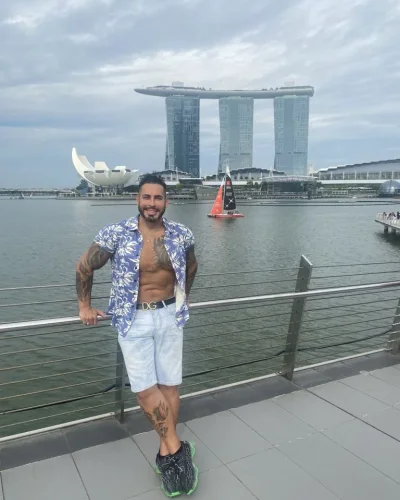 Viktor photo 20, latino, athletic, brunette, 180 cm, 79 kg, Hong Kong