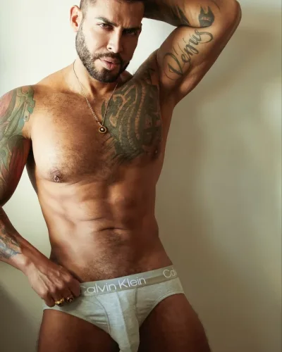 Viktor photo 22, latino, athletic, brunette, 180 cm, 79 kg, Hong Kong