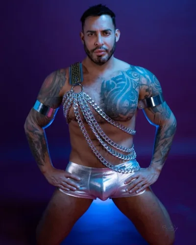 Viktor photo 23, latino, athletic, brunette, 180 cm, 79 kg, Hong Kong