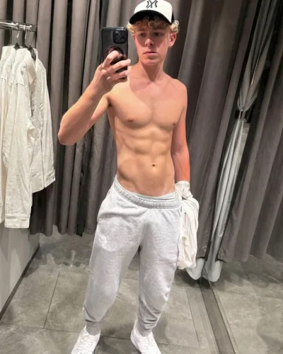 Diego photo 4, slavic, athletic, blonde hair, 175 cm, 70 kg, Hong Kong
