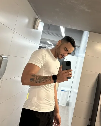 Basil photo 8, mixed, athletic, black hair, 180 cm, 79 kg, Hong Kong