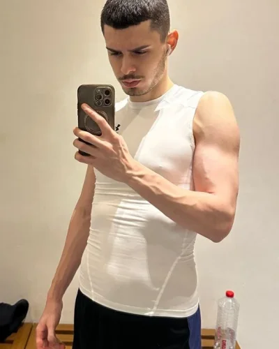 Tarik photo 11, european, average, brunette, 185 cm, 70 kg, Hong Kong