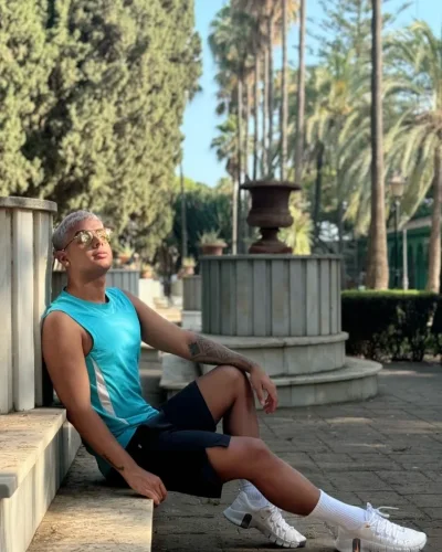 Lorenzo photo 11, latino, average, blonde hair, 170 cm, 56 kg, Hong Kong