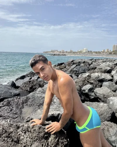 Lorenzo photo 16, latino, average, blonde hair, 170 cm, 56 kg, Hong Kong