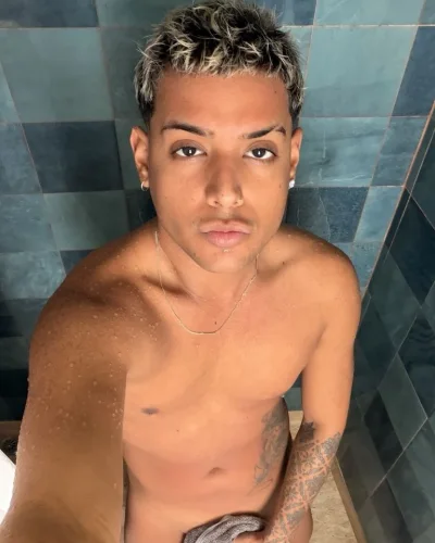Lorenzo photo 27, latino, average, blonde hair, 170 cm, 56 kg, Hong Kong
