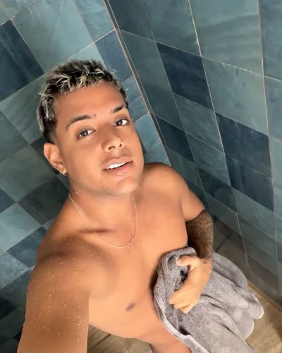 Lorenzo photo 37, latino, average, blonde hair, 170 cm, 56 kg, Hong Kong