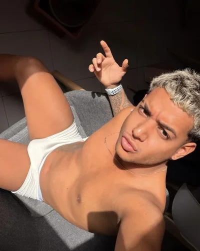 Lorenzo photo 39, latino, average, blonde hair, 170 cm, 56 kg, Hong Kong