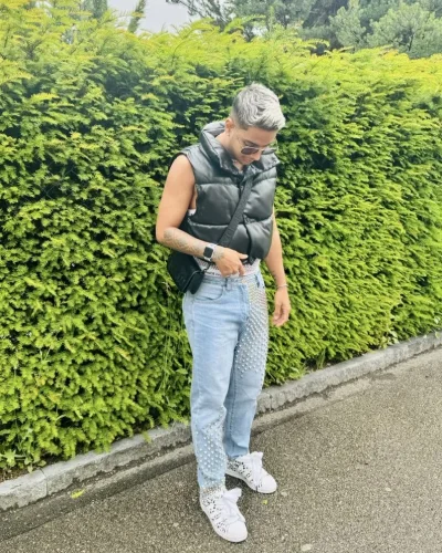 Lorenzo photo 8, latino, average, blonde hair, 170 cm, 56 kg, Hong Kong