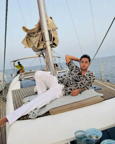 Lorenzo photo 9, latino, average, blonde hair, 170 cm, 56 kg, Hong Kong