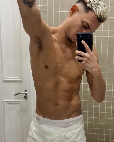 Arnaldo photo 12, latino, average, blonde hair, 173 cm, 63 kg, Hong Kong