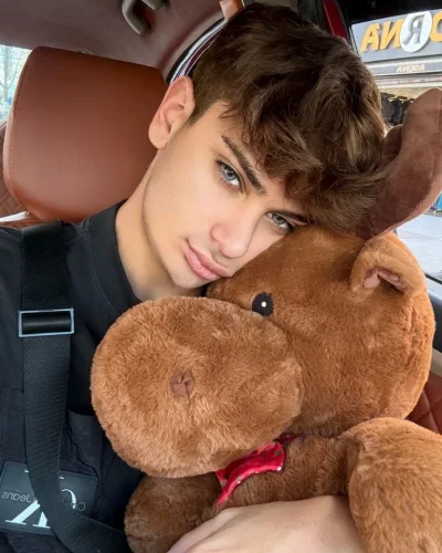 Arthur photo 6, latino, average, brunette, 180 cm, 63 kg, Hong Kong