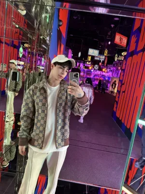 Yuri photo 1, latino, slim, brunette, 175 cm, 58 kg, Hong Kong