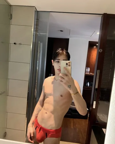 Yuri photo 8, latino, slim, brunette, 175 cm, 58 kg, Hong Kong