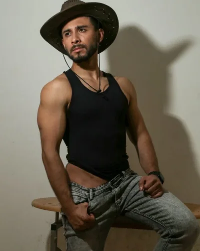 Preston photo 6, latino, athletic, black hair, 173 cm, 68 kg, Hong Kong