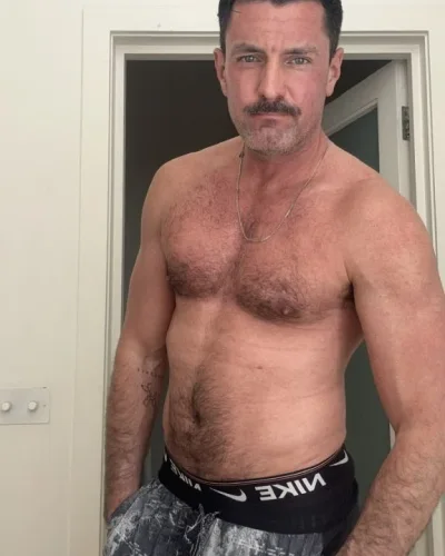 William photo 36, european, curvy, brunette, 188 cm, 95 kg, Hong Kong